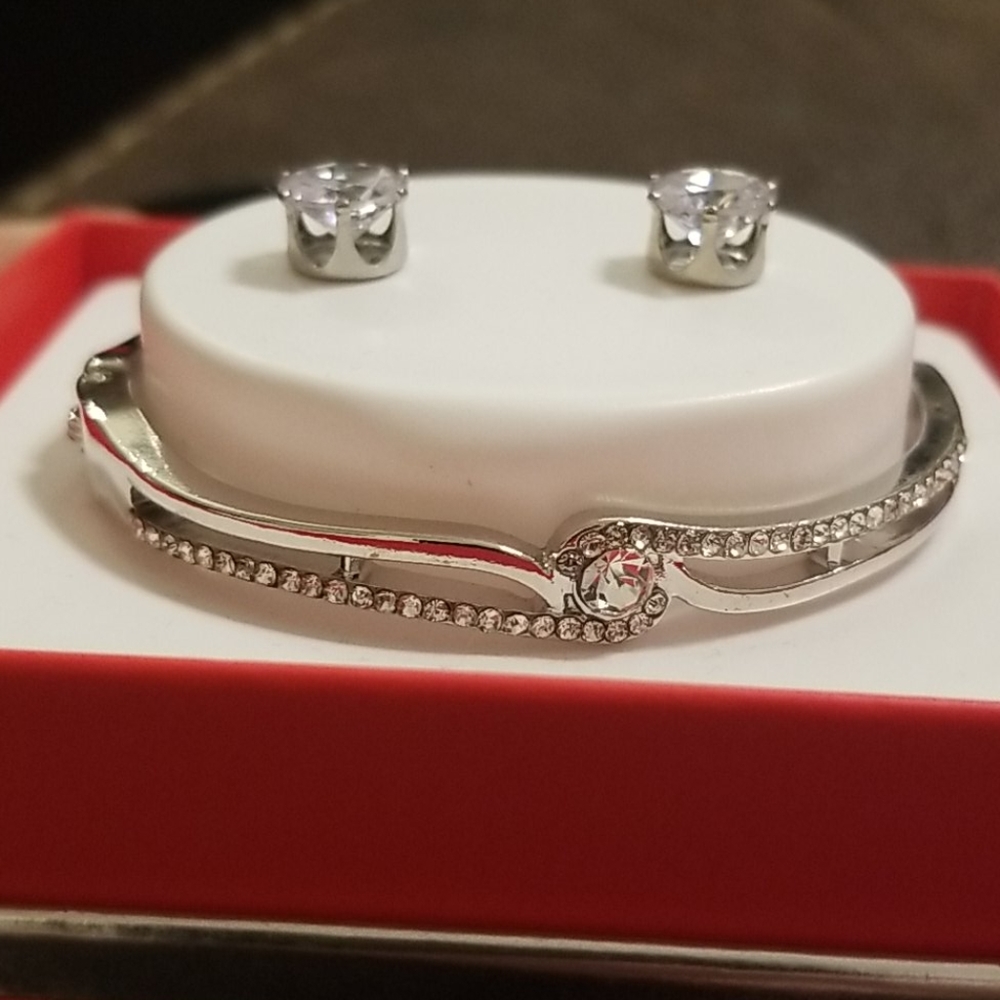 Kim Rogers Earrings and Bracelet Set